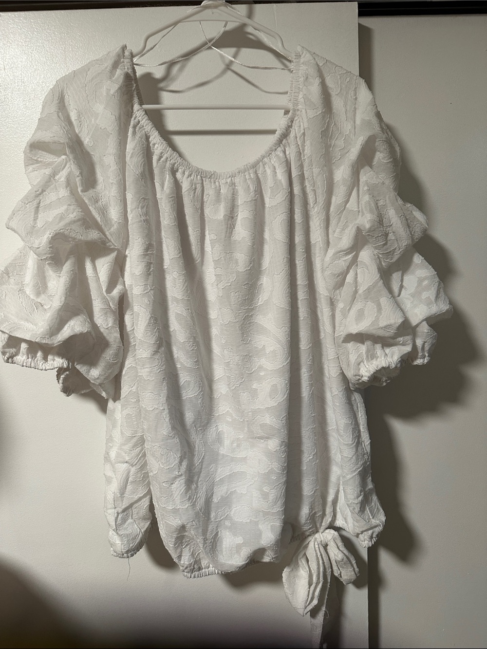 Vince Camuto White Puff-Sleeve Tie-Hem Blouse